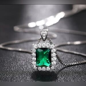 Jane Chic Designs Luxurious Sterling Silver Necklace